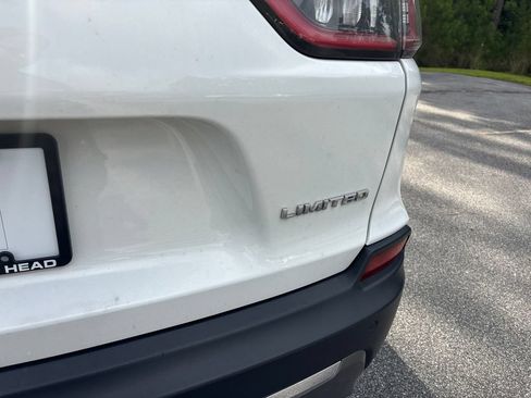 Used 2019 Jeep Cherokee Limited w/ Luxury Group AWD/4WD image 35