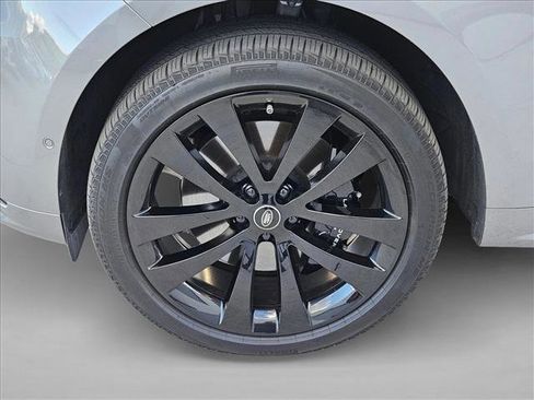 Used 2025 Land Rover Range Rover Sport Dynamic SE image 22
