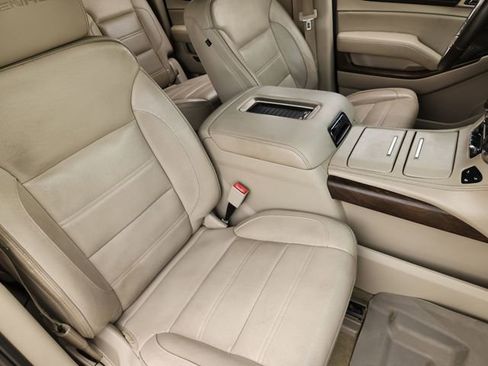Used 2018 GMC Yukon XL Denali w/ Denali Ultimate Package AWD/4WD image 10