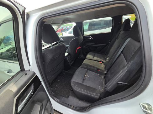 Used 2024 Mitsubishi Outlander ES FWD image 8