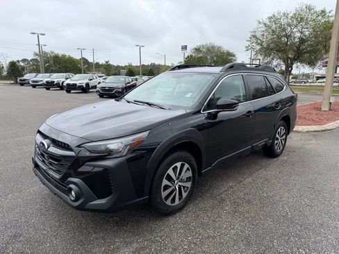 Used 2025 Subaru Outback Premium w/ Popular Package #1A image 12