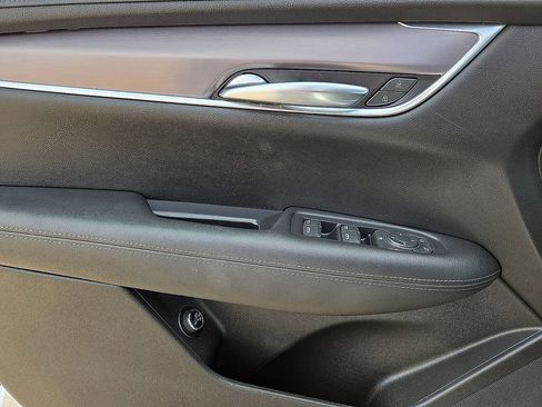Used 2020 Cadillac XT5 Luxury image 21