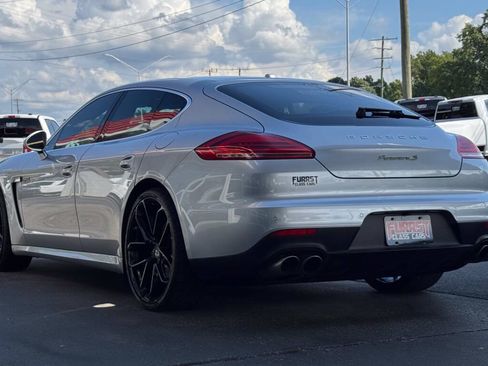 Used 2015 Porsche Panamera S RWD image 5