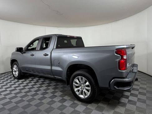 Used 2020 Chevrolet Silverado 1500 Custom w/ Custom Value Package RWD image 3