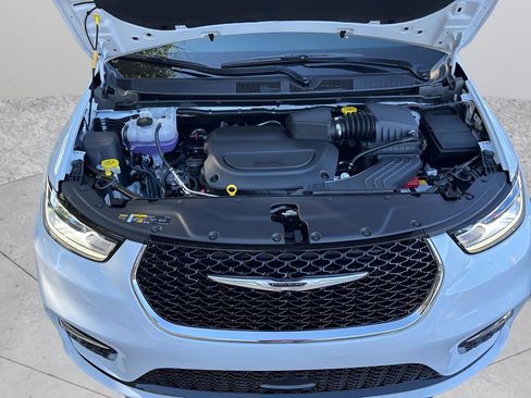 New 2026 Chrysler Pacifica Select FWD image 46