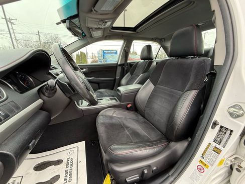 Used 2015 Toyota Camry XSE w/ Moonroof Package image 14