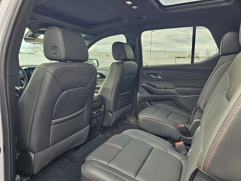 Used 2023 Chevrolet Traverse RS image 44