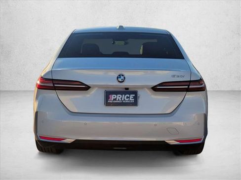 Certified 2025 BMW 530i image 7