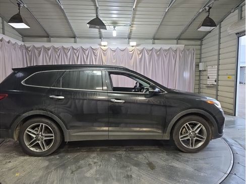 Used 2018 Hyundai Santa Fe SE image 7