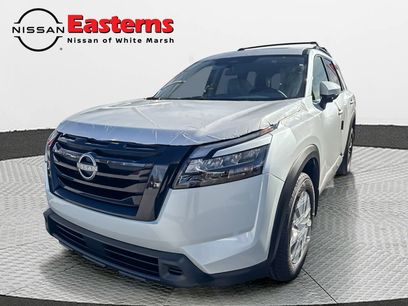 New 2025 Nissan Pathfinder SV w/ SV Premium Package