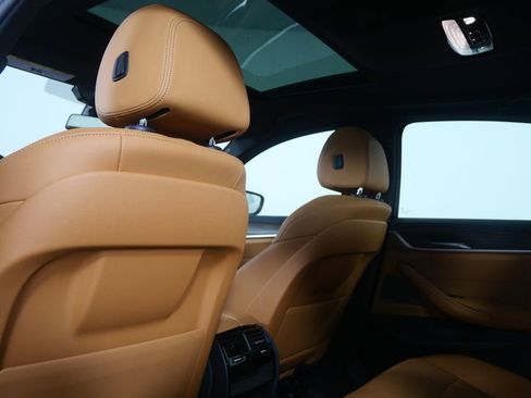 Certified 2023 BMW 530i w/ Premium Package image 15