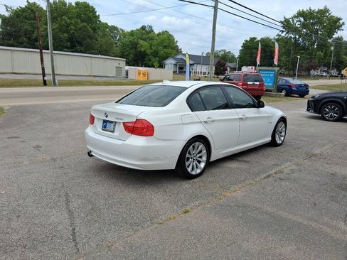 Used 2011 BMW 328i Sedan RWD image 3