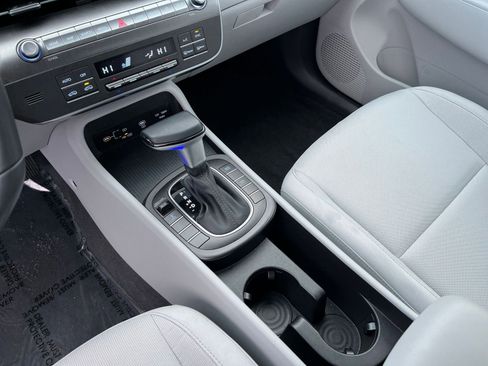 Used 2025 Hyundai Kona SEL image 37