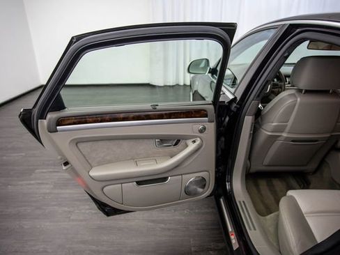 Used 2009 Audi S8 4dr Sedan image 22