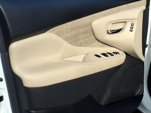 Used 2023 Nissan Murano SL w/ SL Moonroof Package image 15