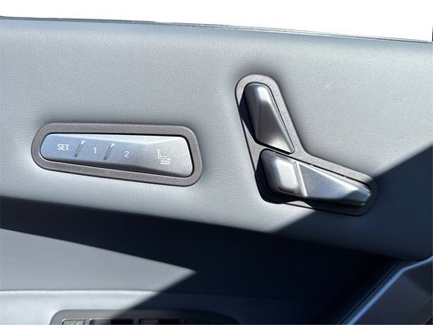 New 2026 BMW iX xDrive60 w/ M Sport Package image 25