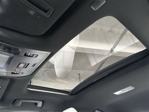 Used 2022 Lexus UX 250h w/ Premium Package image 17