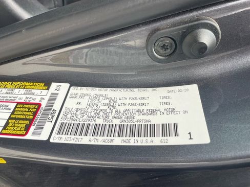 Used 2020 Toyota Tacoma TRD Sport w/ Technology Package image 9