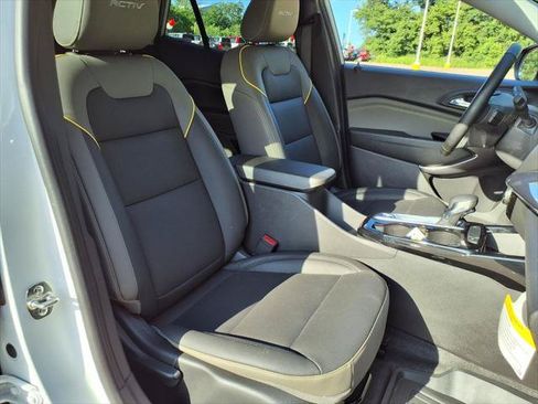 Used 2026 Chevrolet Trax ACTIV w/ Driver Confidence Package FWD image 9