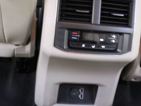 Used 2018 Volkswagen Atlas SE FWD image 25