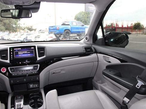 Used 2016 Honda Pilot Touring image 34