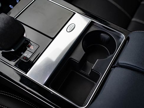 Used 2023 Land Rover Range Rover Velar R-Dynamic S image 34