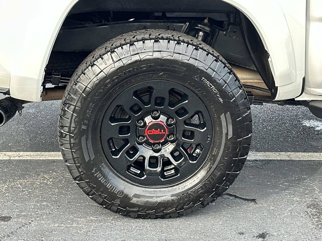 Used 2023 Toyota Tacoma SR5 w/ Technology Package AWD/4WD image 9