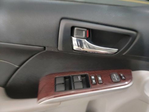 Used 2013 Toyota Camry XLE image 11