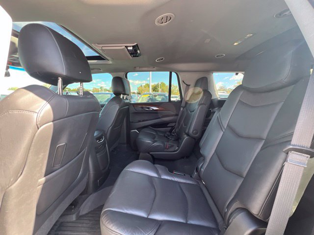 Used 2019 Cadillac Escalade Luxury AWD/4WD image 19