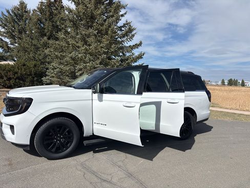 Used 2025 Ford Expedition Max Platinum image 13