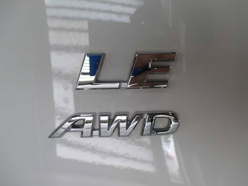 Used 2022 Toyota RAV4 LE image 32