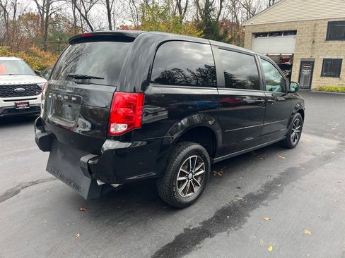 Used 2015 Dodge Grand Caravan SE image 8