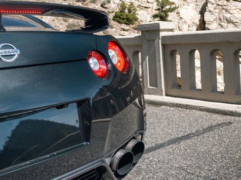 Used 2014 Nissan GT-R Premium AWD/4WD image 20
