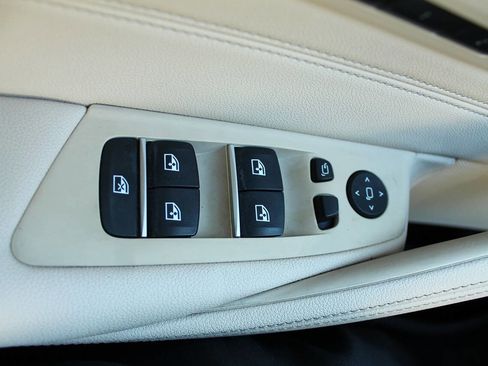 Used 2021 BMW 530i xDrive w/ Convenience Package image 54