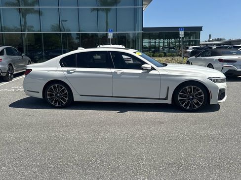 Used 2021 BMW 740i w/ M Sport Package image 5