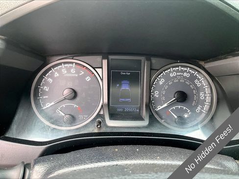 Used 2016 Toyota Tacoma TRD Sport w/ Towing Package AWD/4WD image 19
