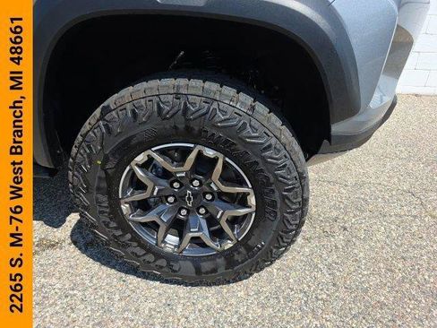 New 2026 Chevrolet Colorado ZR2 w/ Technology Package AWD/4WD image 6
