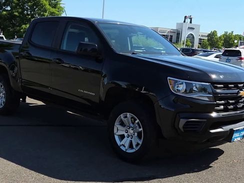 Used 2021 Chevrolet Colorado LT AWD/4WD image 2
