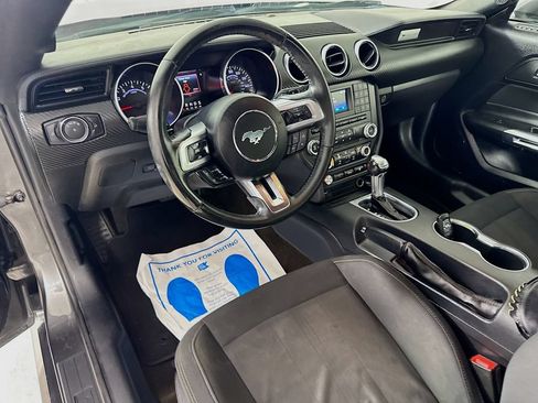 Used 2018 Ford Mustang Coupe RWD image 27