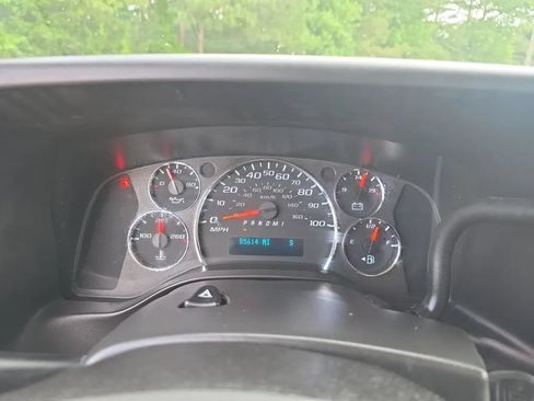 Used 2019 Chevrolet Express 3500 Extended w/ Driver Convenience Package RWD image 13