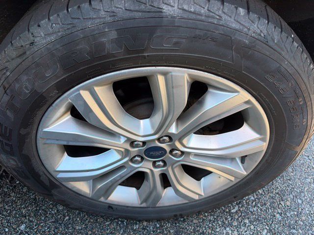 Used 2020 Ford Edge Titanium w/ Class II Trailer Tow Package AWD/4WD image 7
