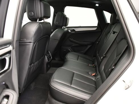 Certified 2026 Porsche Macan AWD/4WD image 46