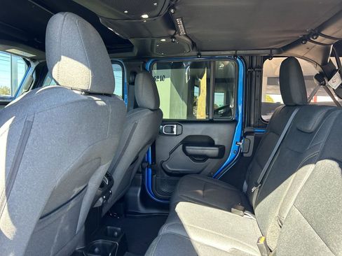 Used 2024 Jeep Wrangler Sport S image 17