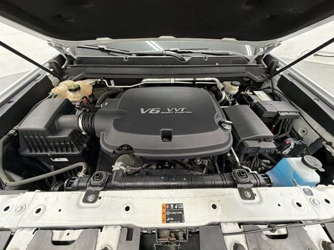Used 2017 Chevrolet Colorado Z71 AWD/4WD image 9