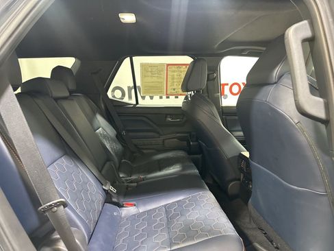 Certified 2025 Toyota 4Runner 4WD image 17