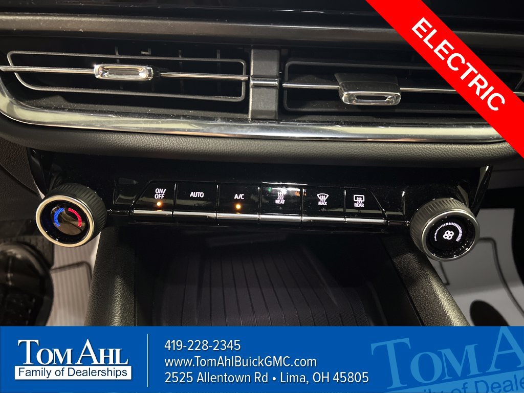 Used 2025 Chevrolet Equinox EV LT FWD image 17