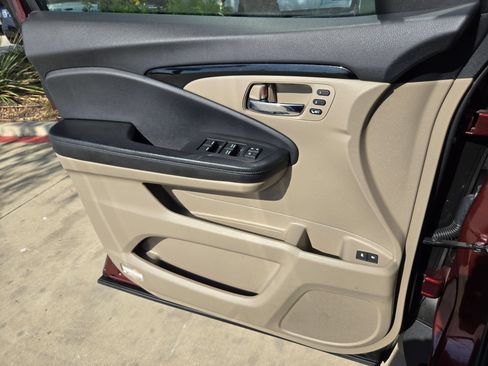 Used 2019 Honda Pilot Touring image 19