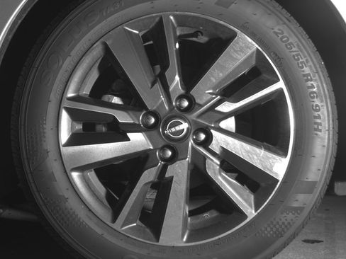 Used 2025 Nissan Versa SV image 12