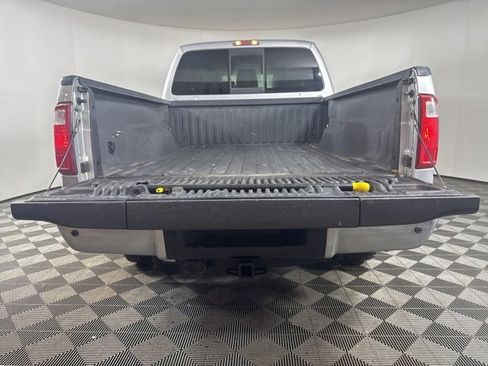 Used 2011 Ford F250 Lariat w/ Chrome Pkg image 18