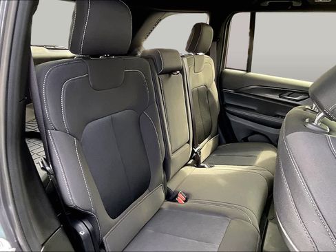 Used 2025 Jeep Grand Cherokee Laredo X w/ Luxury Tech Group I RWD image 26